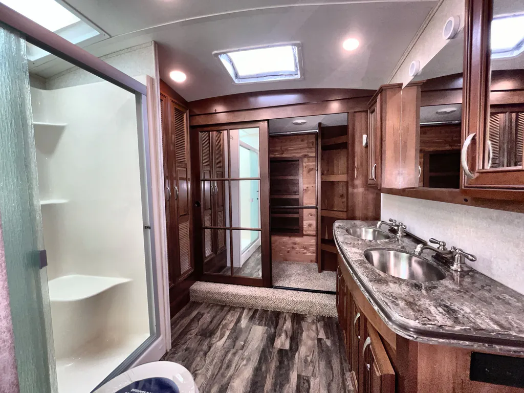 2017 Jayco Pinnacle 36FBTS, Photos photo 17