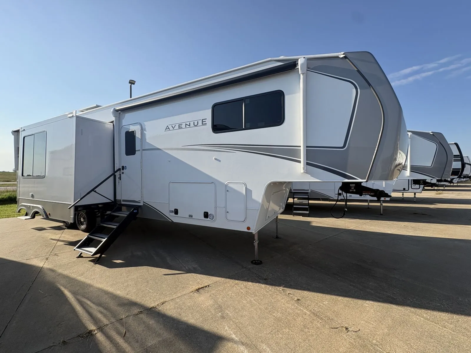 2026 Alliance RV Avenue 38DBL - Photo 2