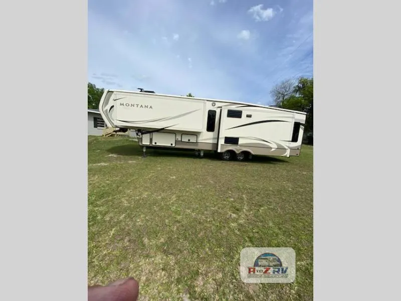 2019 Keystone Montana 3720RL - Photo 3