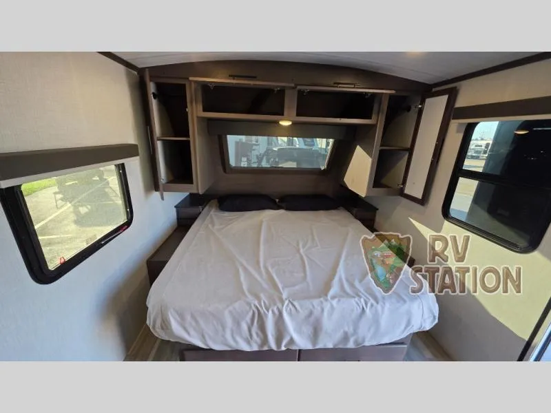 2026 Keystone RV Cougar Half-Ton 22MLS - Photo 4