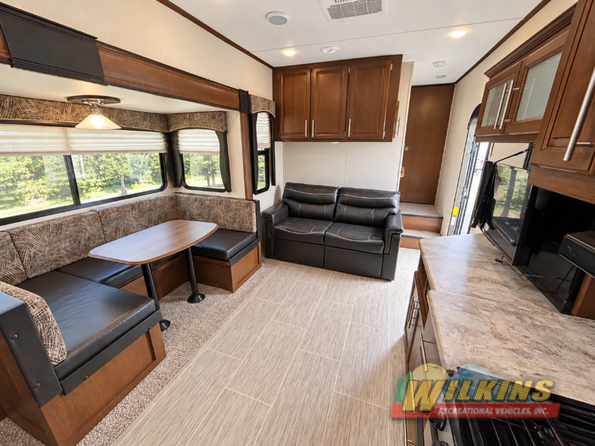 2018 Forest River Wildcat 28BH - Photo 2