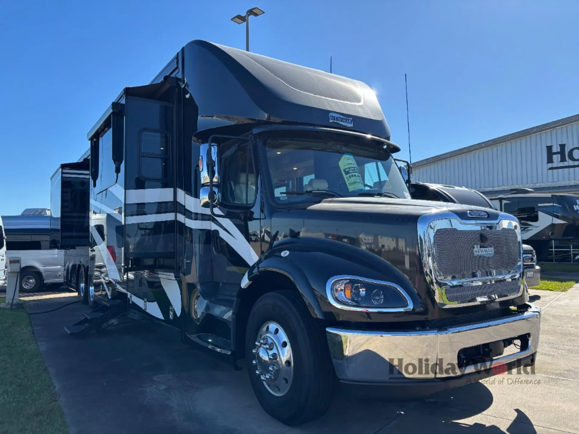 2022 Newmar Supreme Aire 4590 - Photo 2