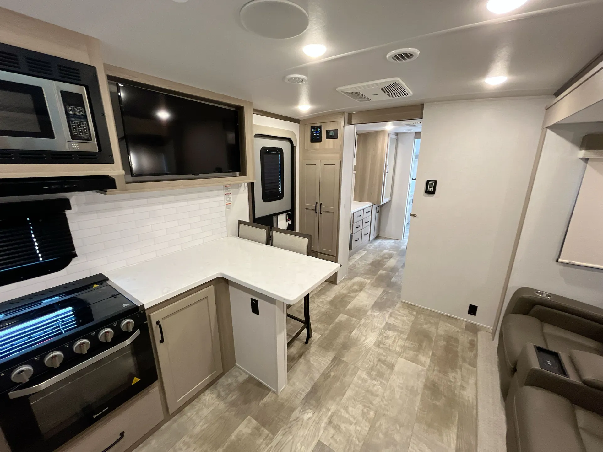 2024 Forest River Flagstaff Classic 826MBR — living area main