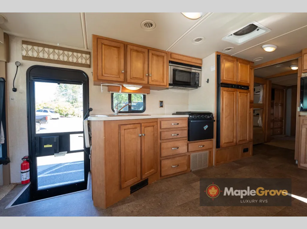 2014 Winnebago Vista 35B, Photos photo 41