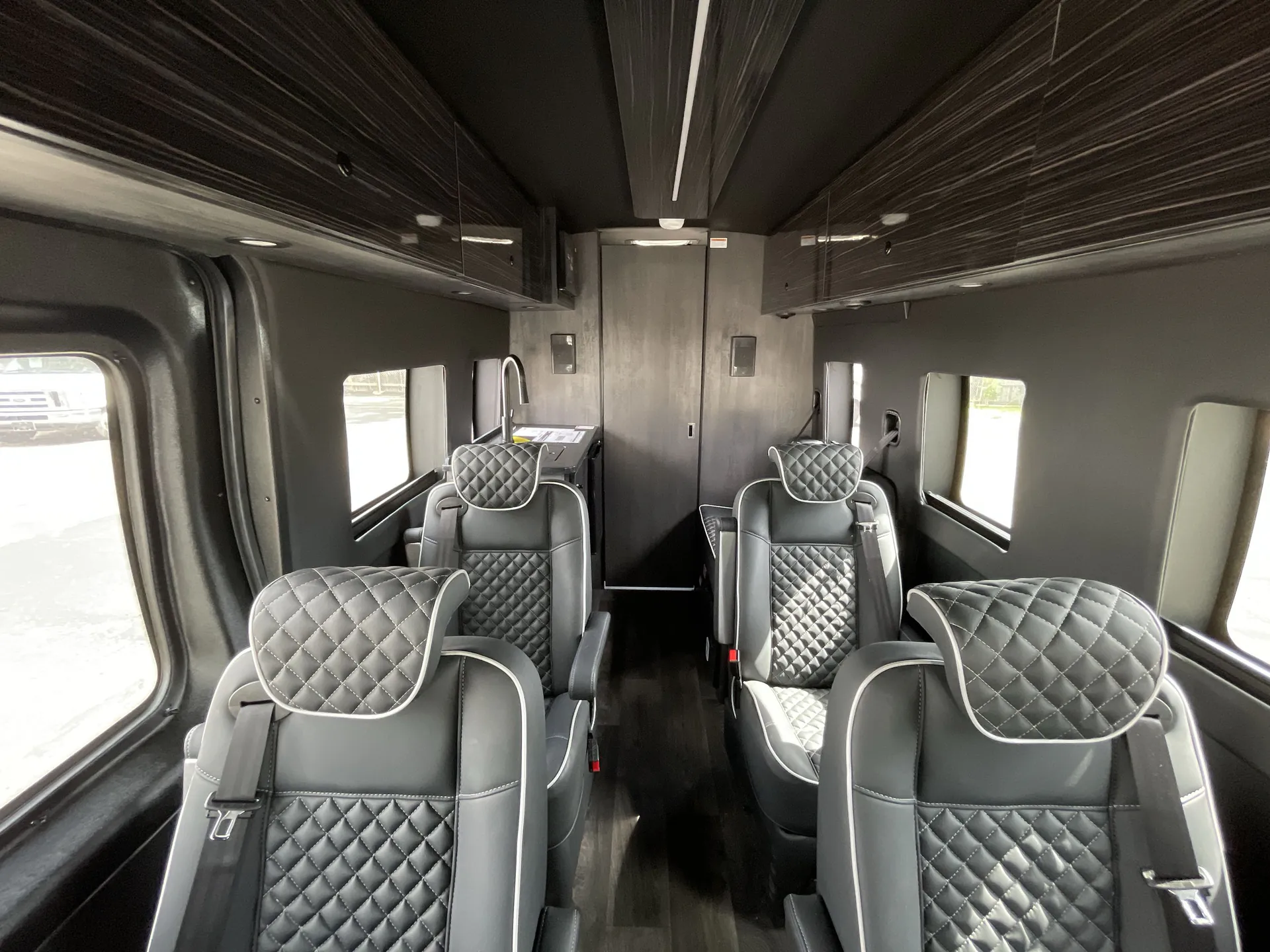 2027 Thor Motor Coach Freedom Mover PX10 — living area main