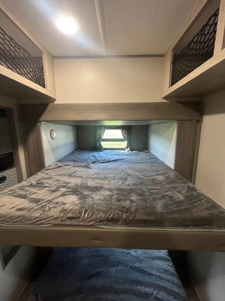 2024 Coachmen Catalina Legacy Edition 333FKTS, Photos photo 34