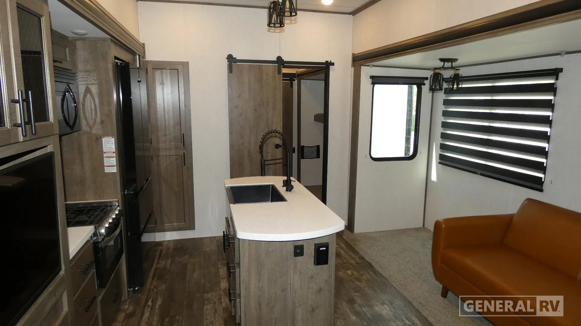 2022 Forest River Sabre 38DBQ - Photo 3