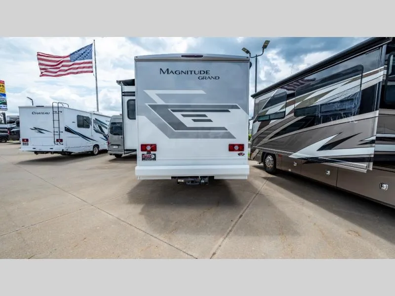 2026 Thor Motor Coach Magnitude GRAND 4x4 S29 - Photo 4