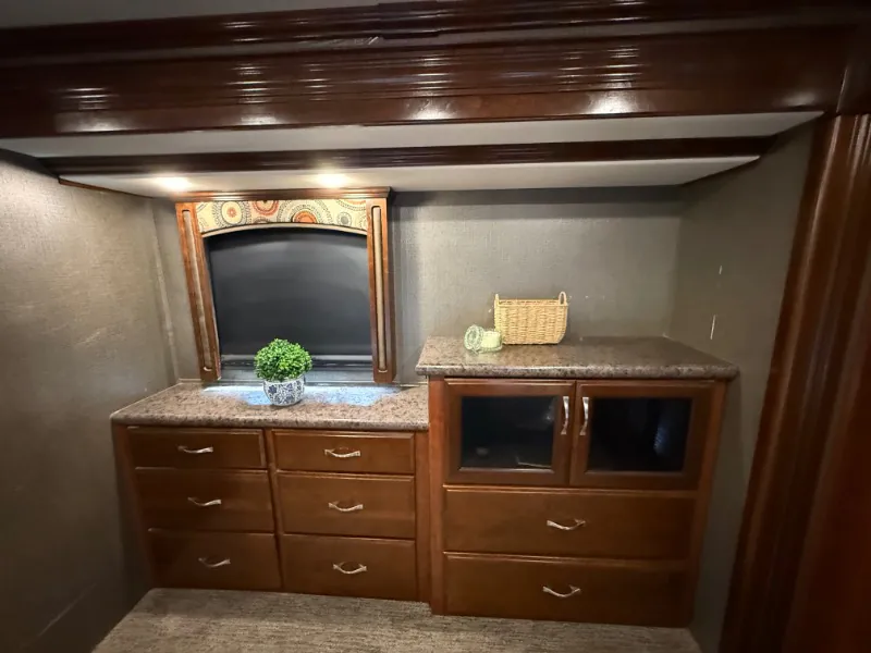 2018 Fleetwood Pace Arrow LXE 37R, Photos photo 10