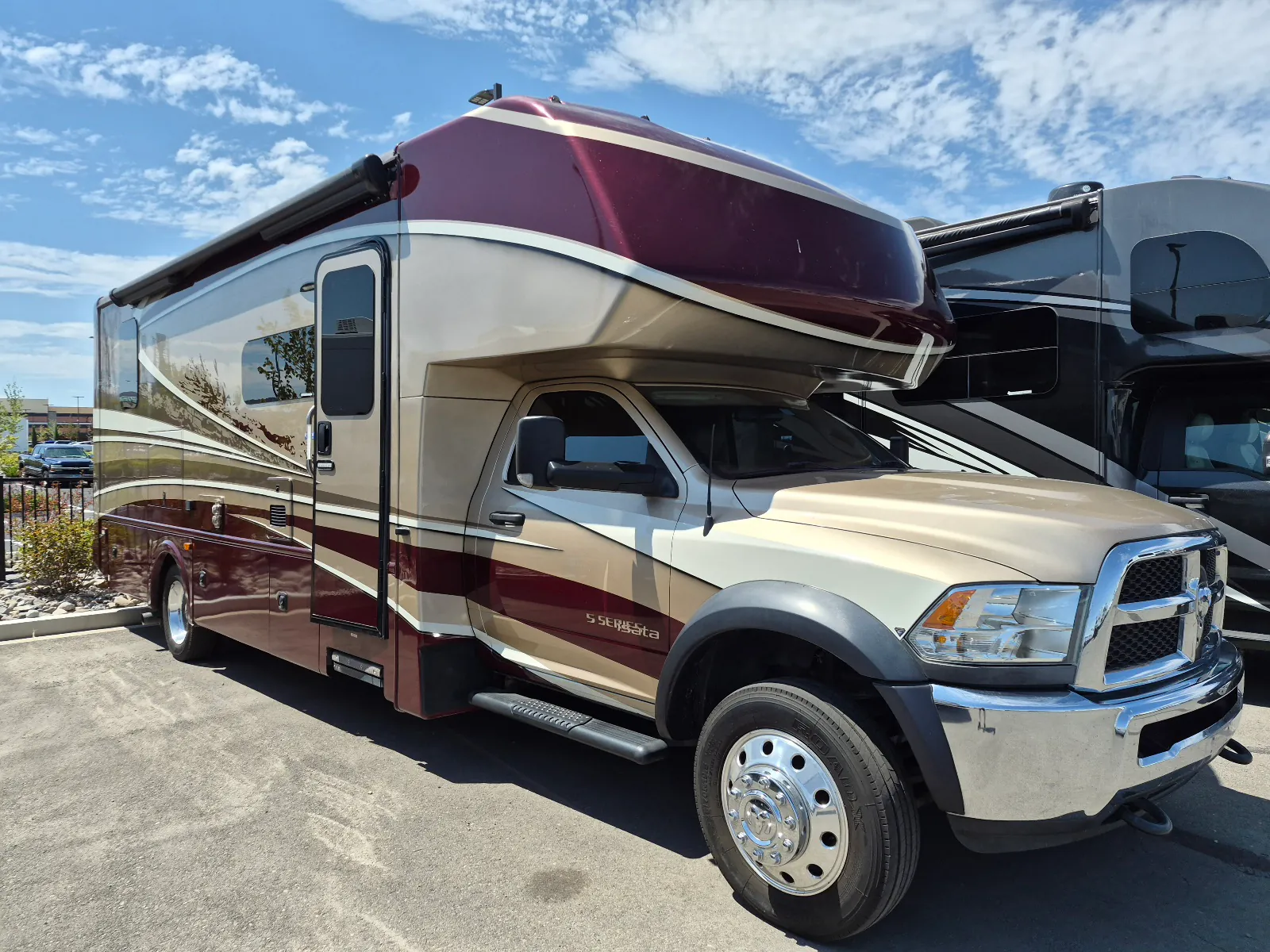 2018 Dynamax Corp Isata 5 Series 30FW - Photo 2