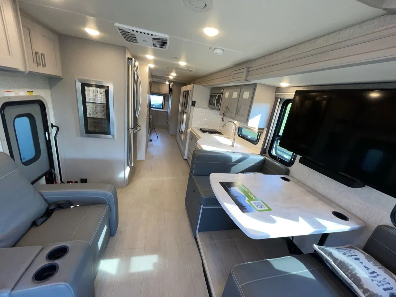 2023 Thor Motor Coach Inception 38BX - Photo 4