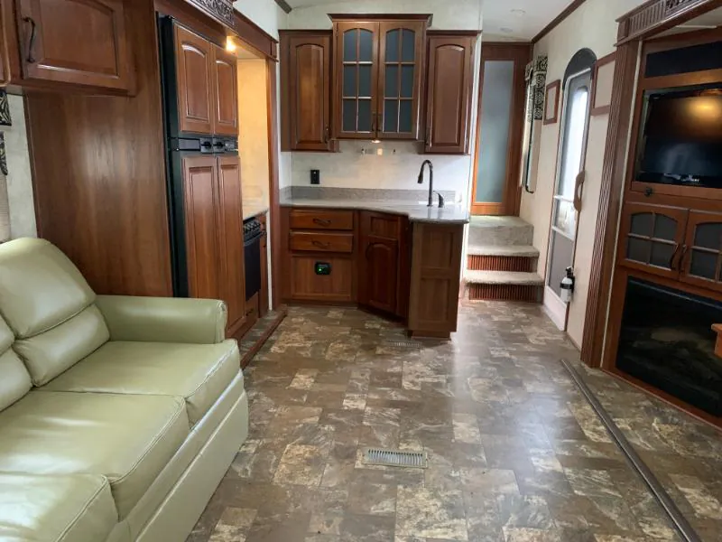 2014 Keystone Montana 3100RL, Photos photo 13