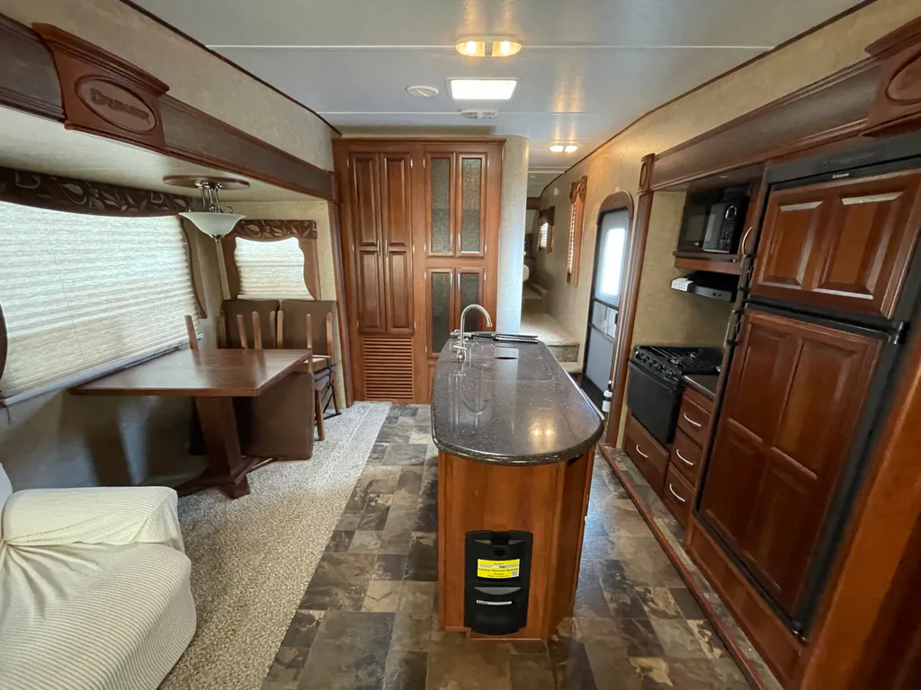 2014 Prime Time Crusader 295RST, Photos photo 2