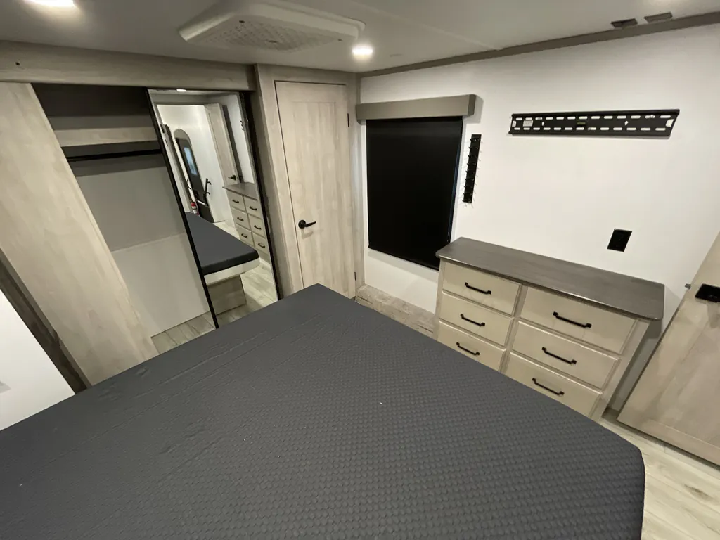 2024 Keystone Montana High Country 381TB, Photos photo 16