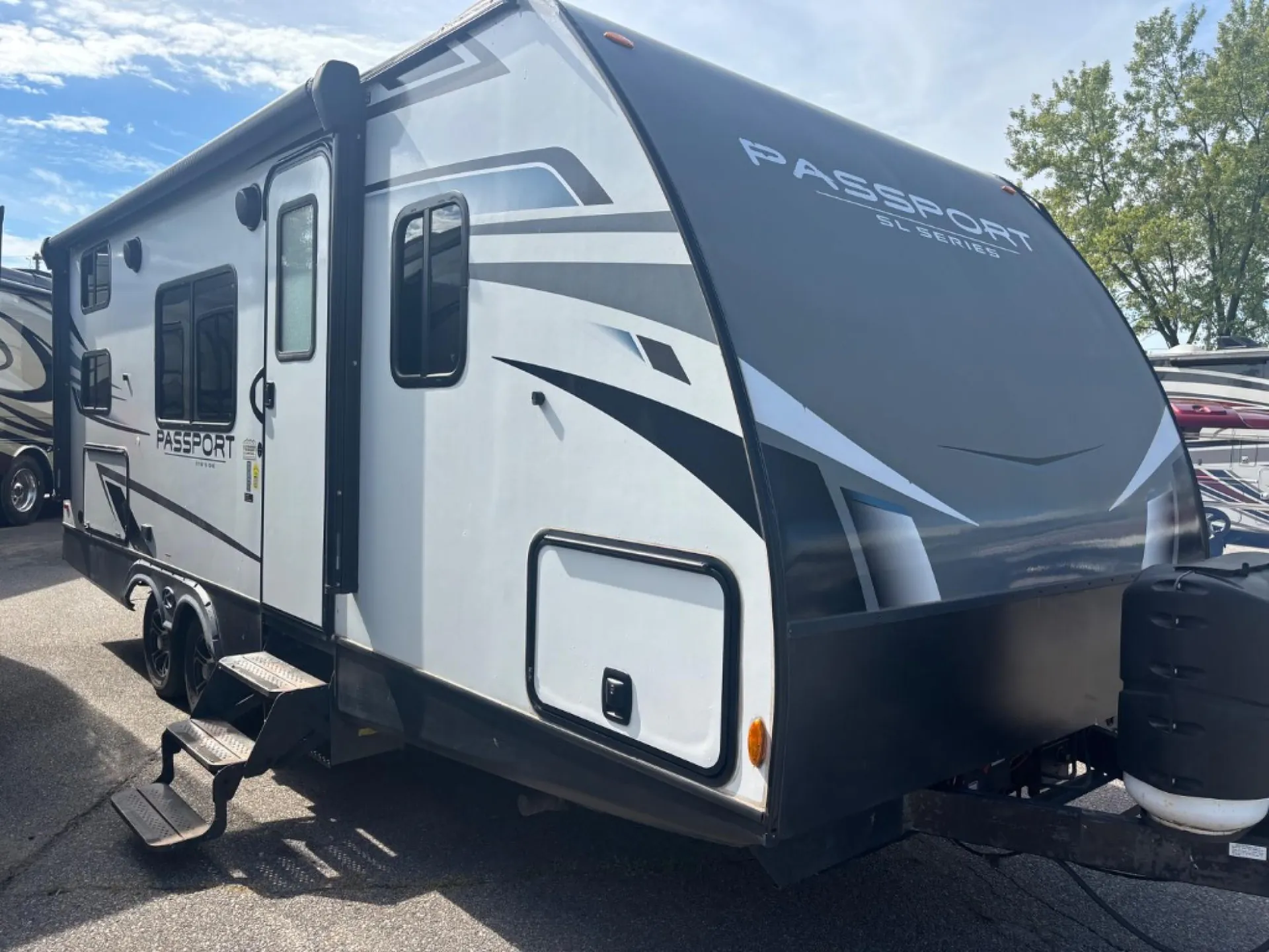 2022 Keystone Passport SL 219BH - Photo 2