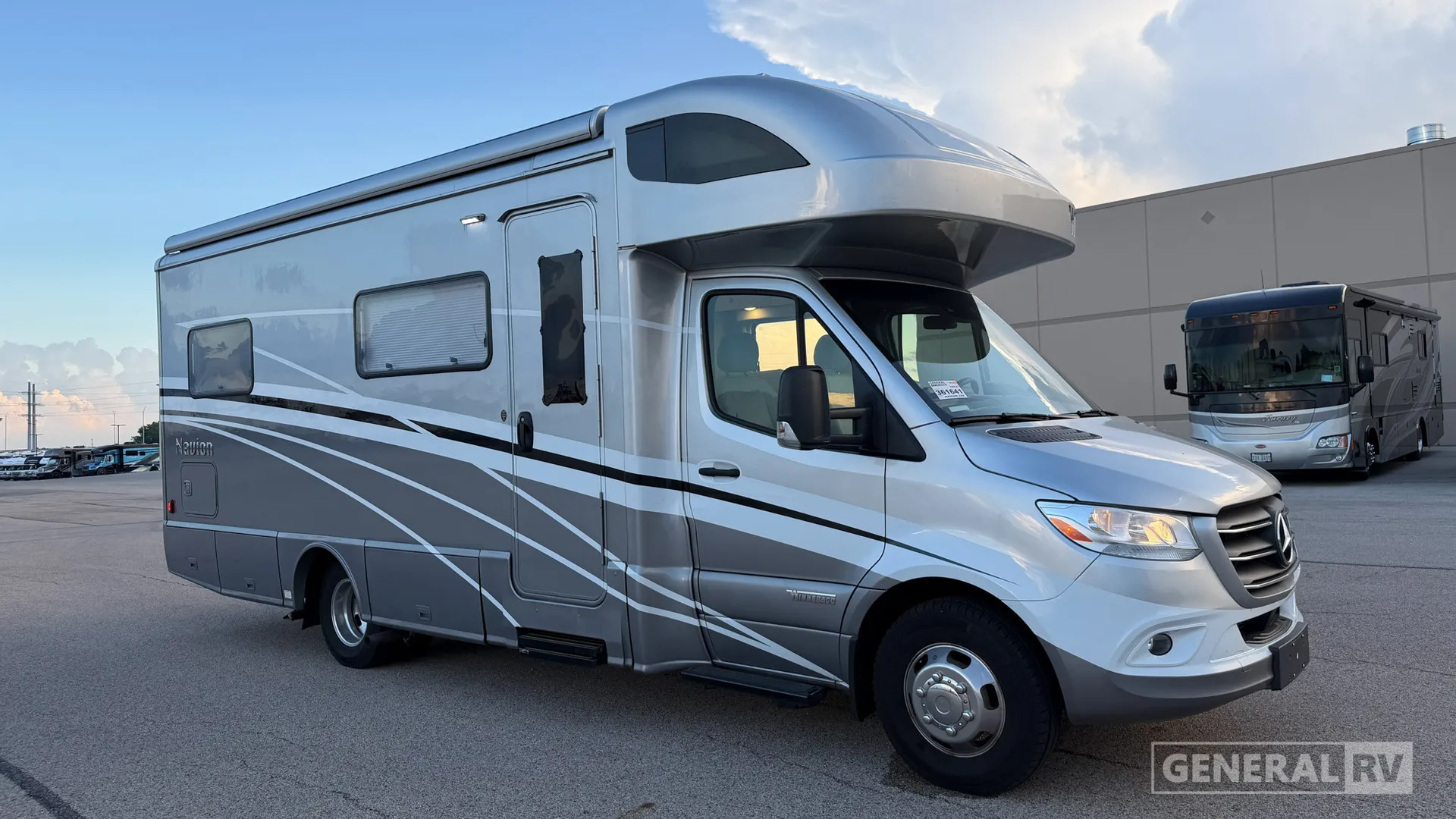 2023 Winnebago Navion 24V - Photo 2