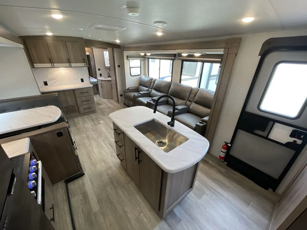 2023 Grand Design Imagine 3210BH, Photos photo 11