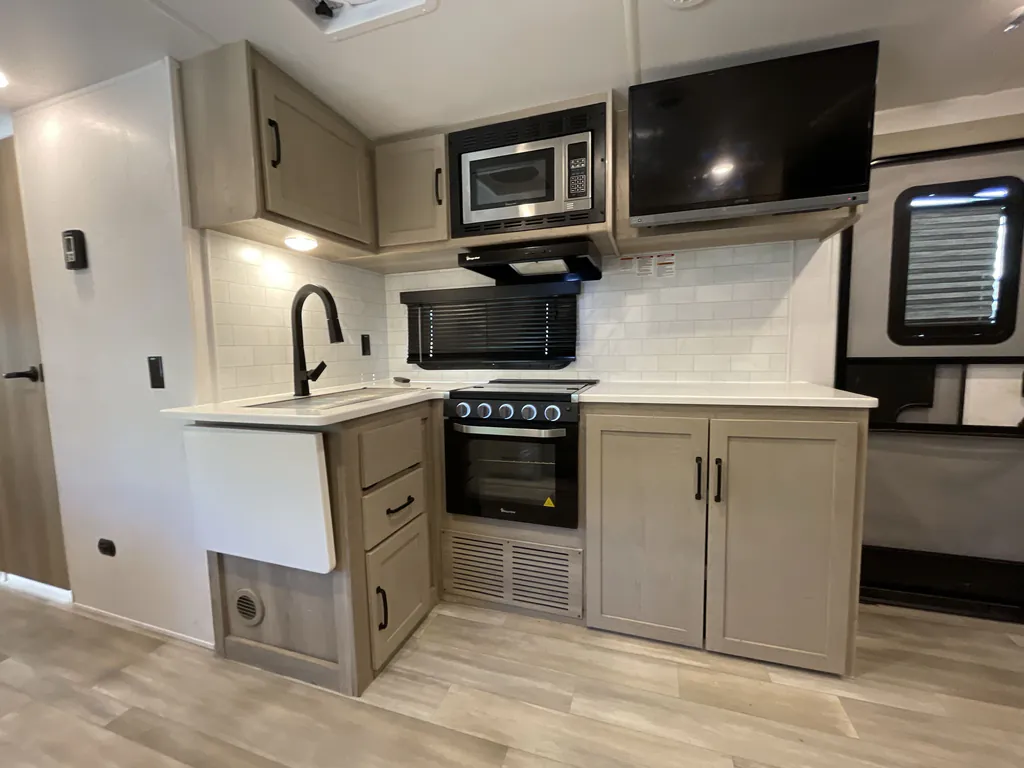 2024 Forest River Rockwood Ultra Lite 2911BS, Photos photo 11