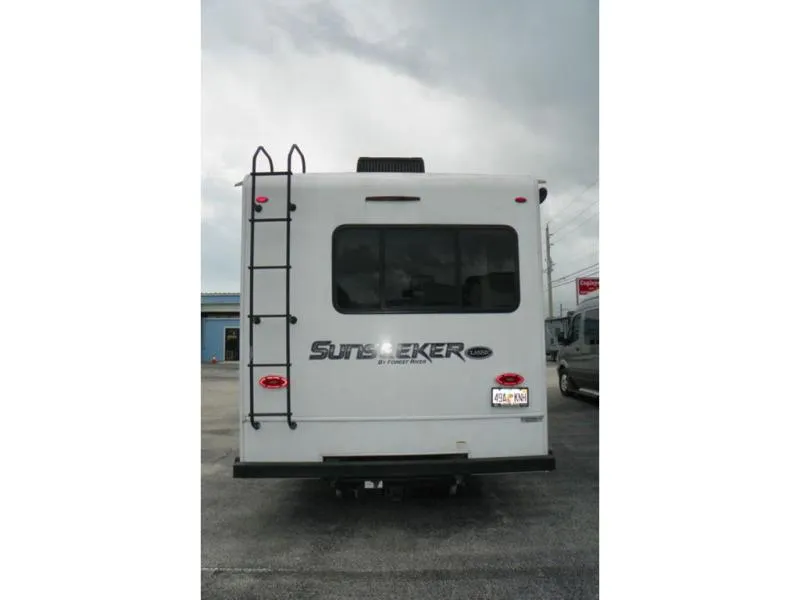 2021 Forest River Sunseeker Classic 3010DS - Photo 3