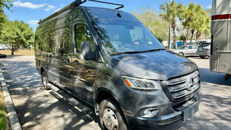 2022 Winnebago Boldt 70KL - Photo 2