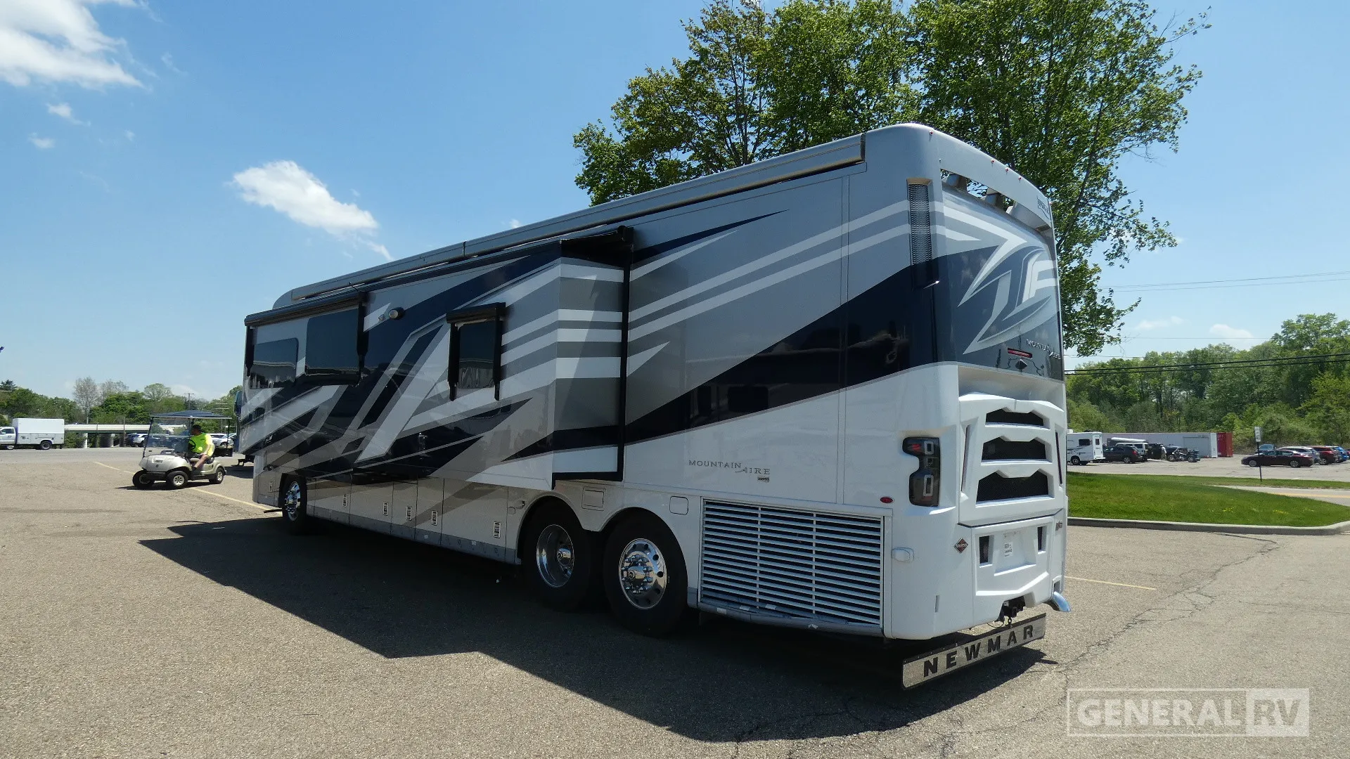 2026 Newmar Mountain Aire 4118 - Photo 4