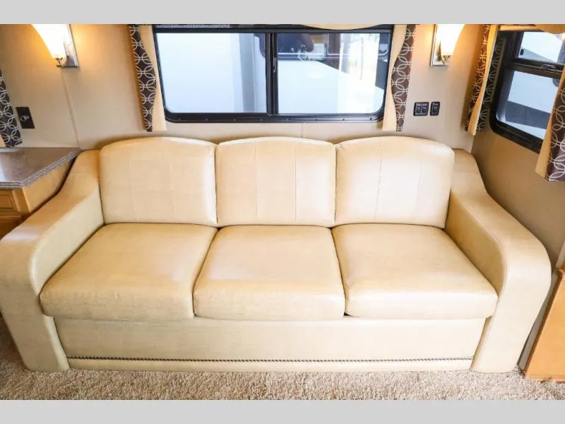 2014 Newmar Canyon Star Used    3424 - Photo 2