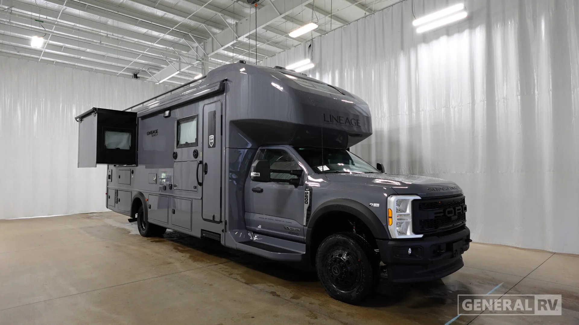 2026 Grand Design Lineage Series F 31ZW - Photo 2