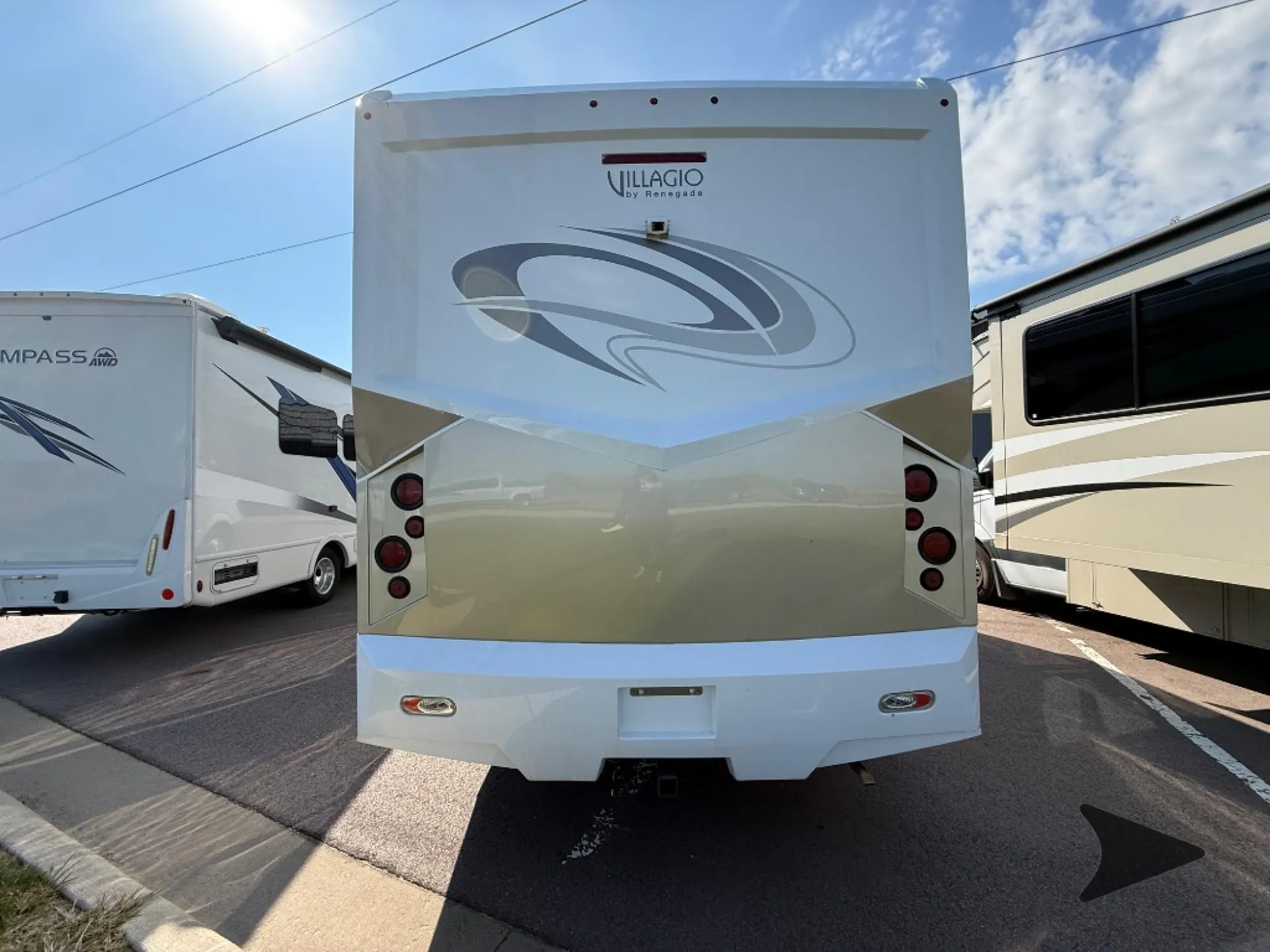 2016 Renegade RV Villagio 25MBS dealer photo 5 from Bish's RV