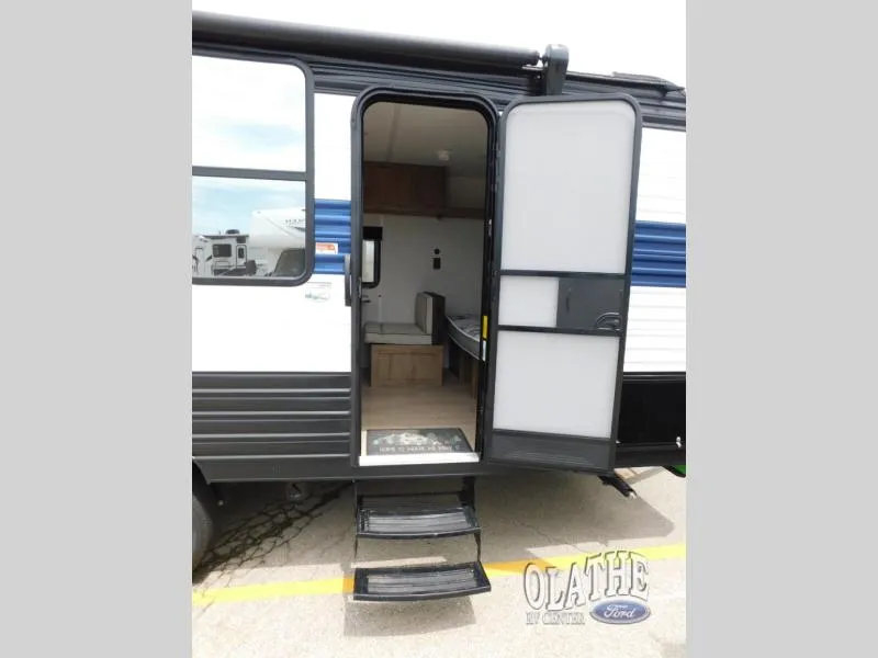 2025 Forest River RV Cherokee Patriot 16EV - Photo 2