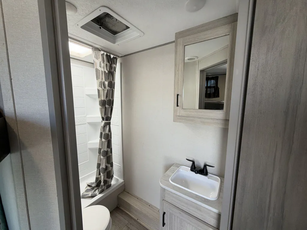 2025 Forest River Aurora 28BHS, Photos photo 14