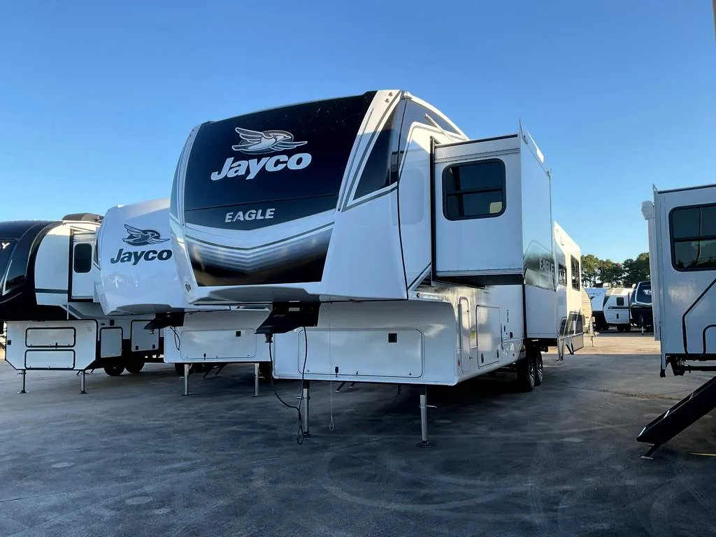 2026 Jayco Eagle 335LSTS - Photo 4