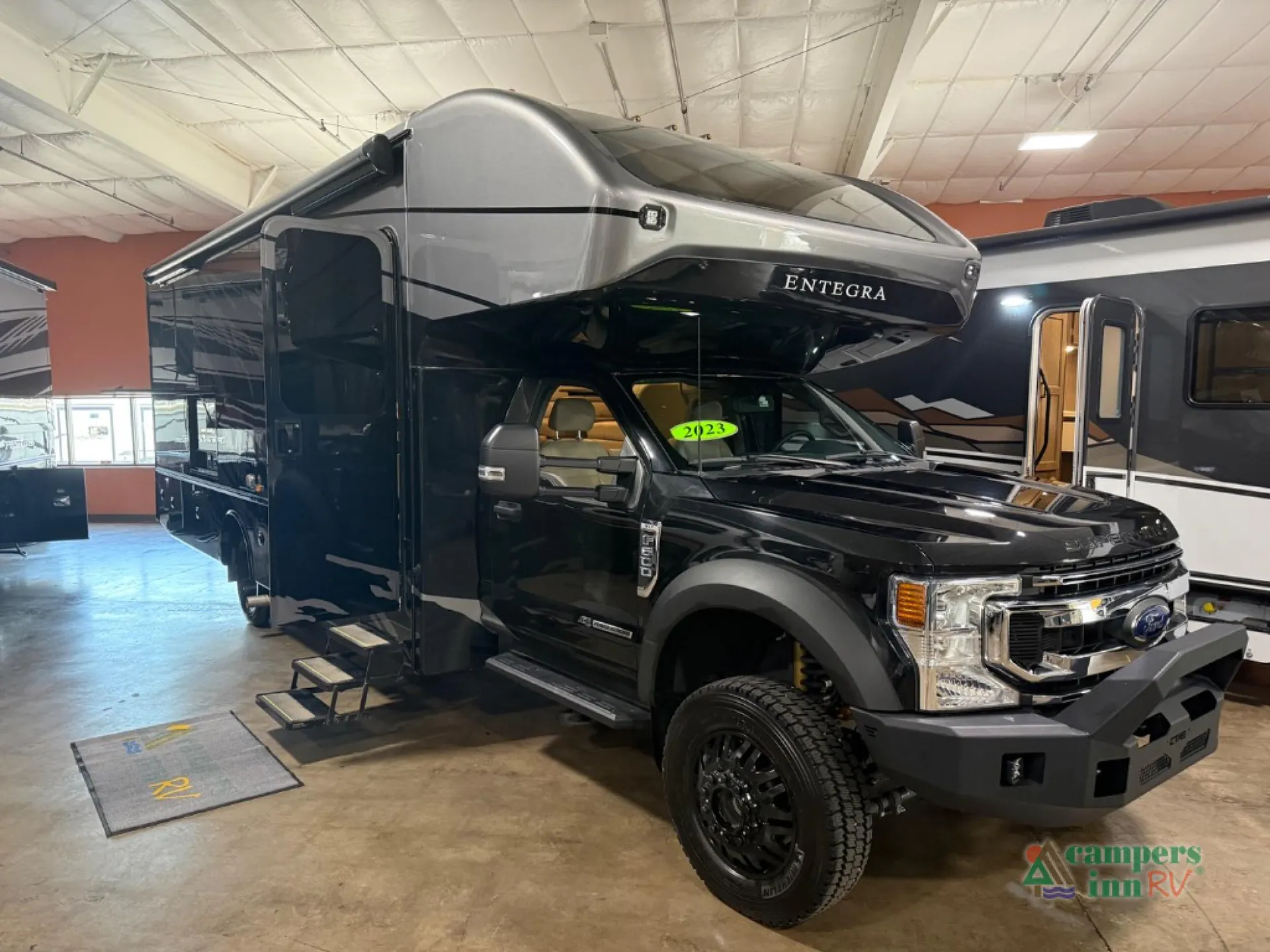 2023 Entegra Coach Accolade XT 32U - Photo 2