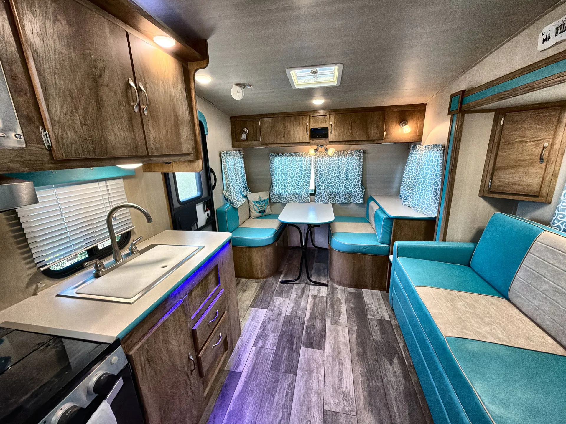 2021 Gulf Stream Vista Cruiser 23RSS — living area main