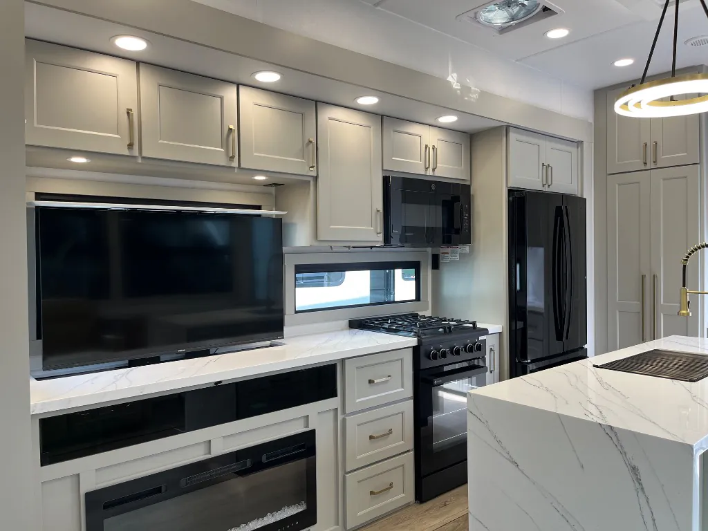 2026 Brinkley Model G 4100, Photos photo 10