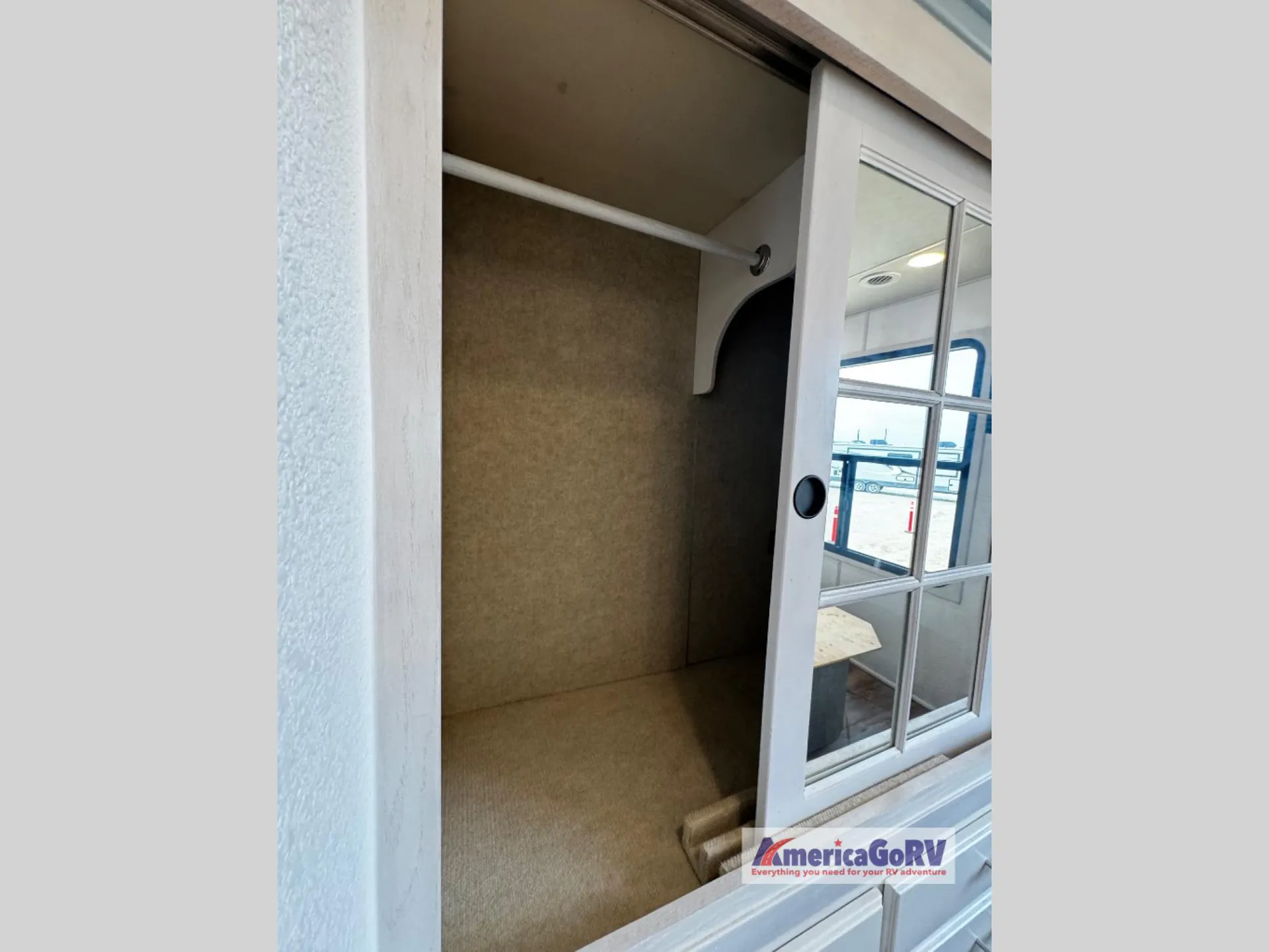 2015 Jayco Seneca 37FS dealer photo 5 from America Go RV