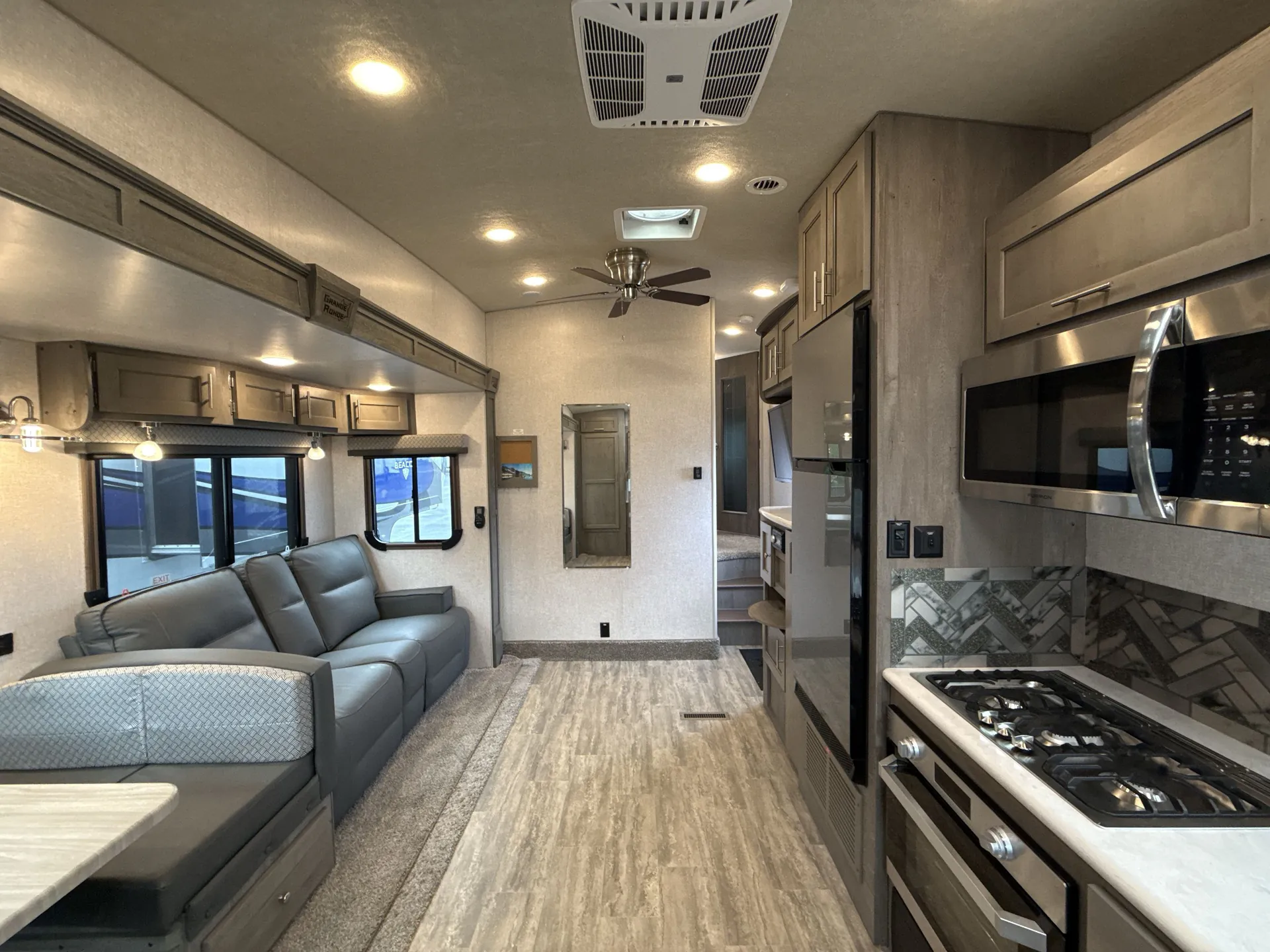 2024 Northwood Arctic Fox Grande Ronde 27-5L — living area main