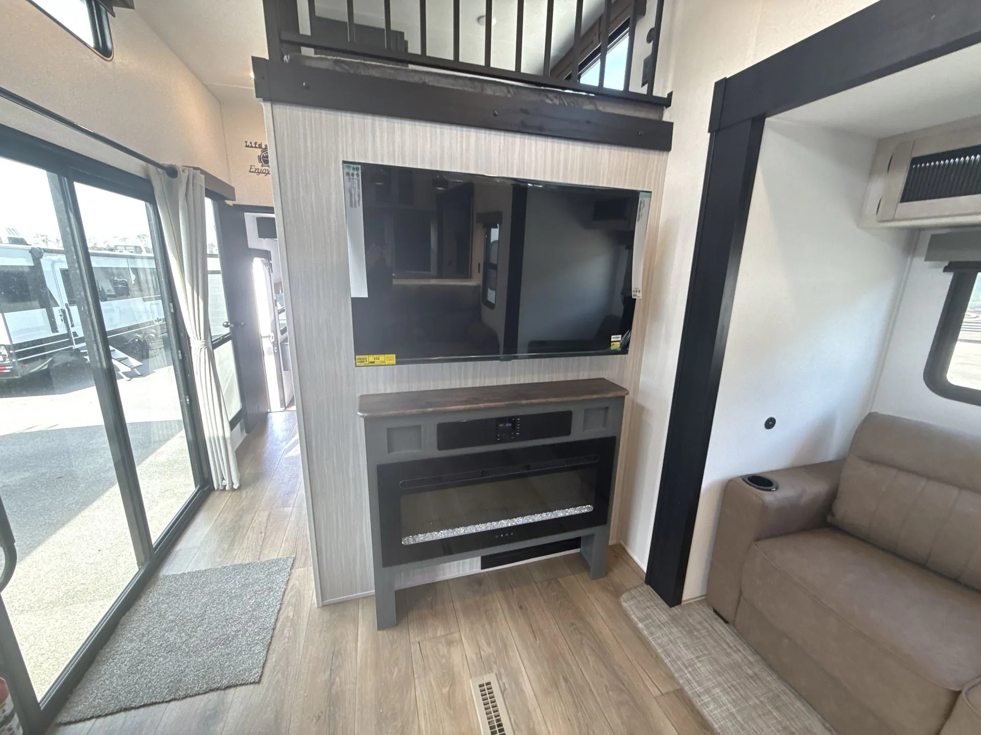 2027 Forest River Puma Vista 403LFT — Photo 7