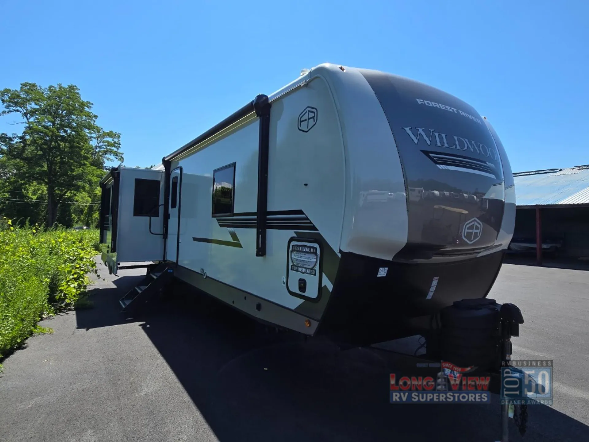 2027 Forest River Wildwood Heritage Glen 301FAM