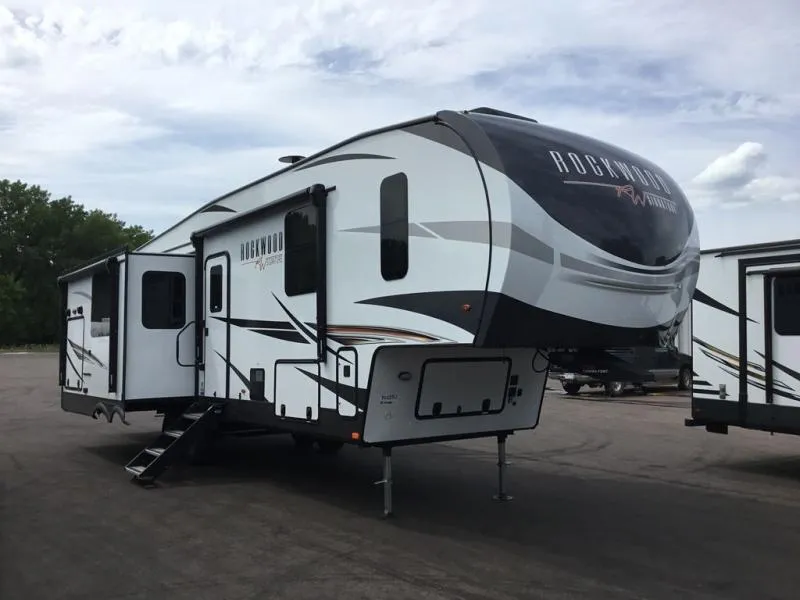 2022 Forest River Rockwood Signature Ultra Lite 8288SB - Photo 2