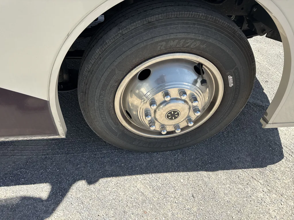 2019 Winnebago Sunstar 27P, Photos photo 21