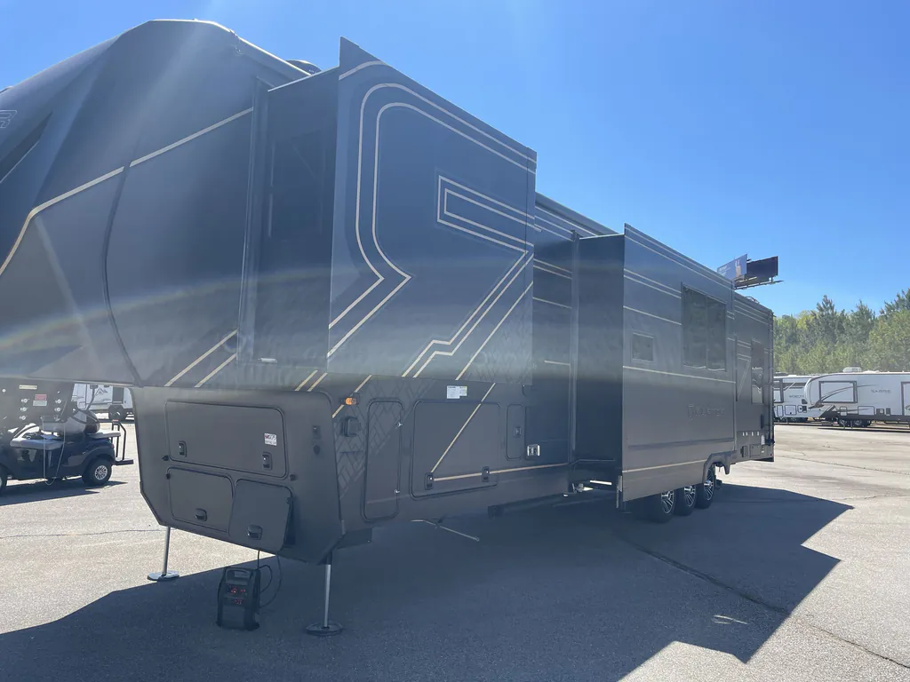 2026 Keystone Raptor 441, Photos photo 6