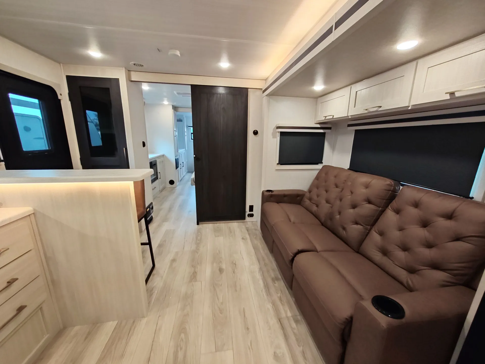 2025 Forest River Grand Surveyor 268FKBS — living area main