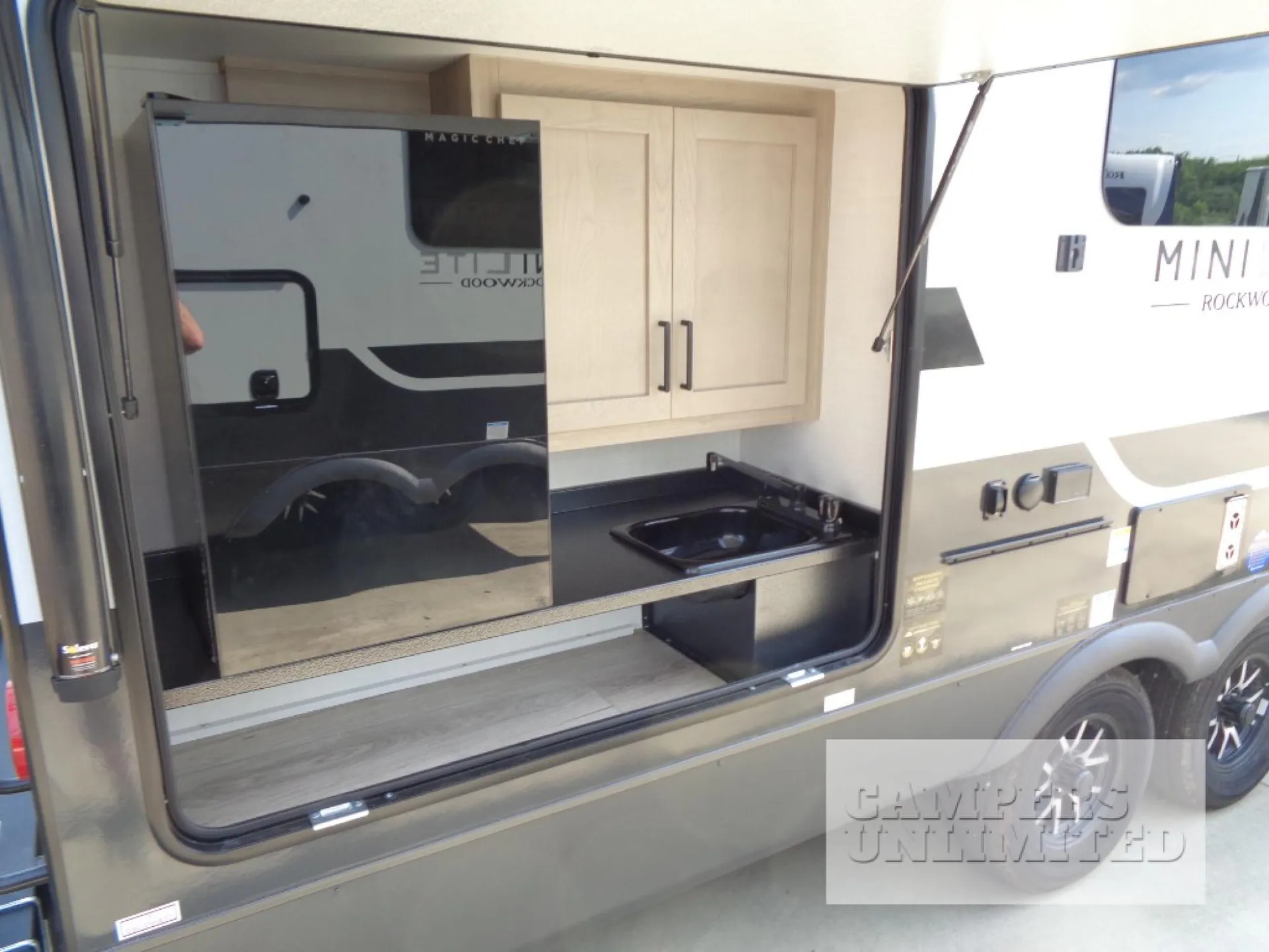 2026 Forest River Rockwood Mini Lite 2513S — Photo 5
