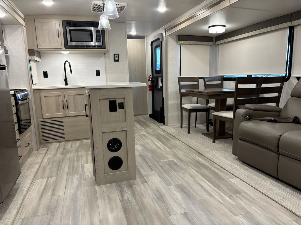 2023 Forest River Flagstaff Super Lite 29RLBS, Photos photo 4