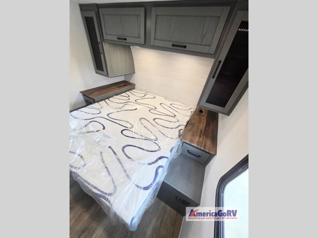 2027 Forest River Solaire Lite 302BHS, Photos photo 16