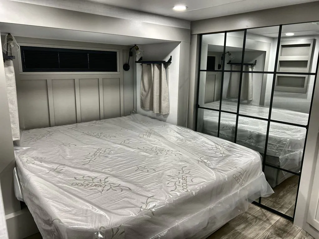 2026 Brinkley Model G 3520, Photos photo 49