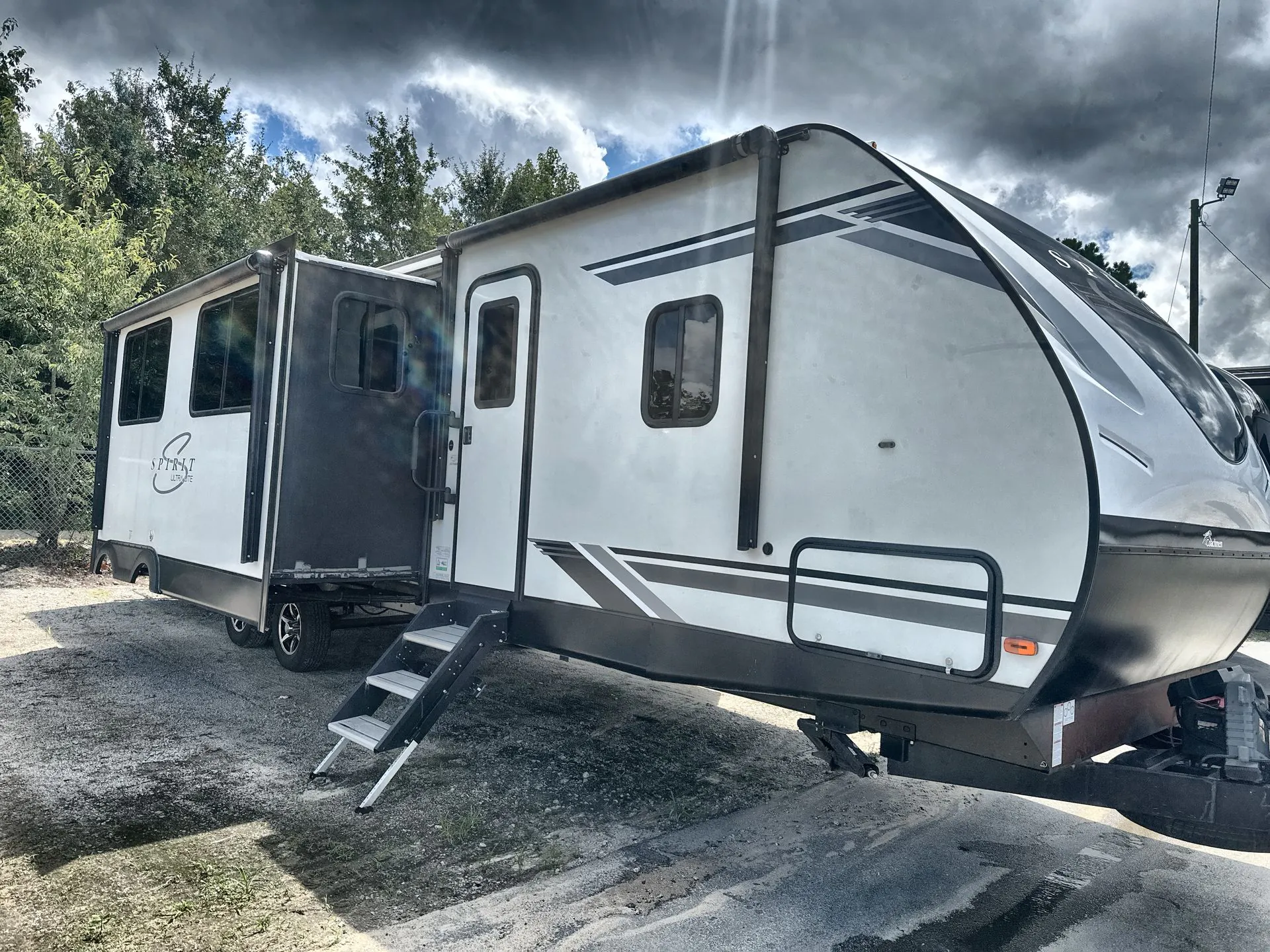 2020 Coachmen Spirit Ultra Lite 3379BH - Photo 2