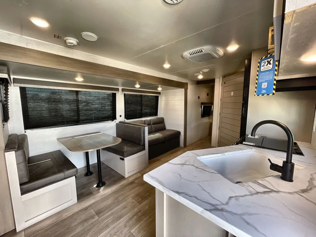 2027 Jayco Jay Flight 263BHSW - Photo 4