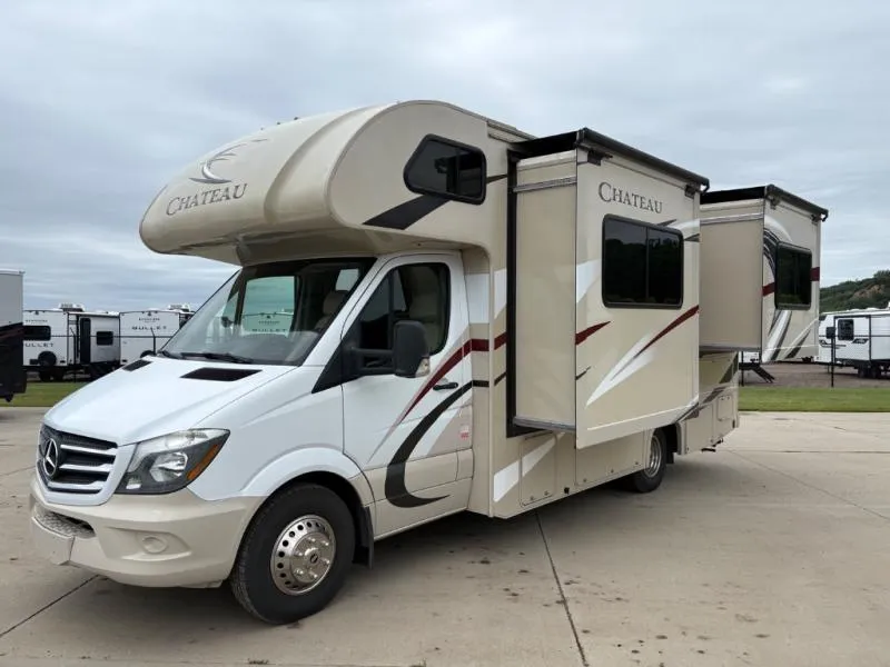 2017 Thor Motor Coach Chateau Sprinter 24FS - Photo 2