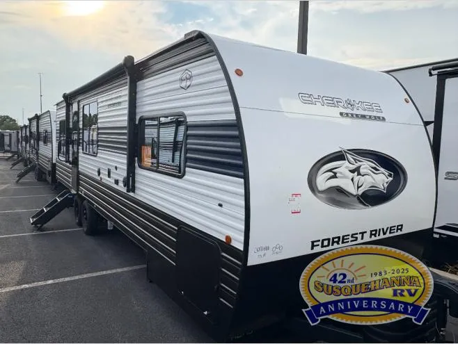 2026 Forest River Cherokee Grey Wolf 27LH - Photo 2